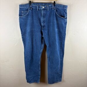 Wrangler Blue Relaxed Fit Jeans Mens size 44 x 30 100% Cotton
